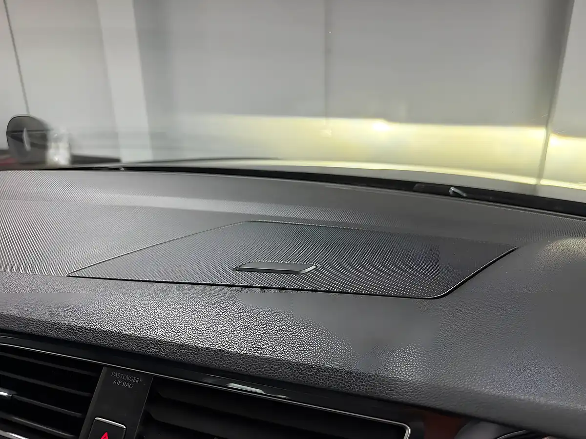Used 2018 Volkswagen Tiguan Sel Black - Interior and Exterior details 19