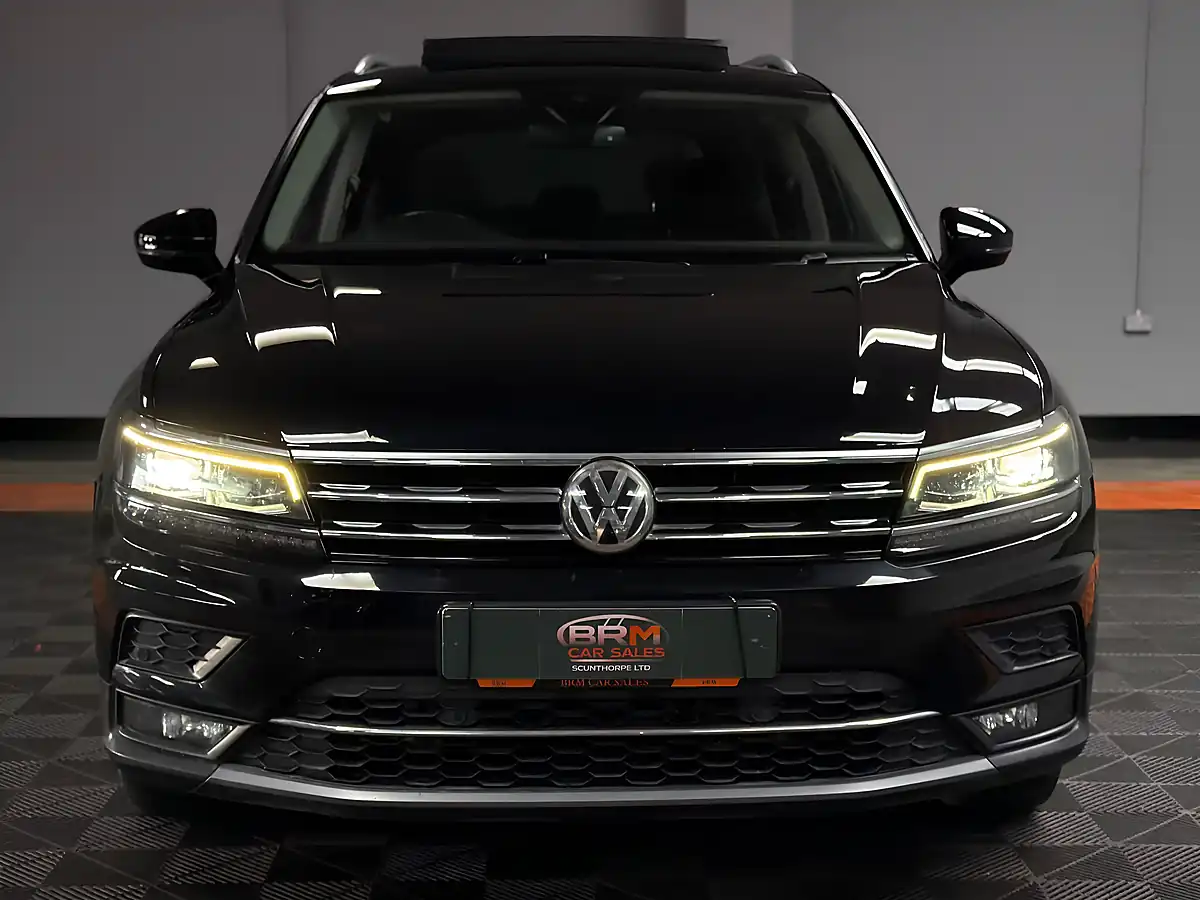 Used 2018 Volkswagen Tiguan Sel Black - Interior and Exterior details 2