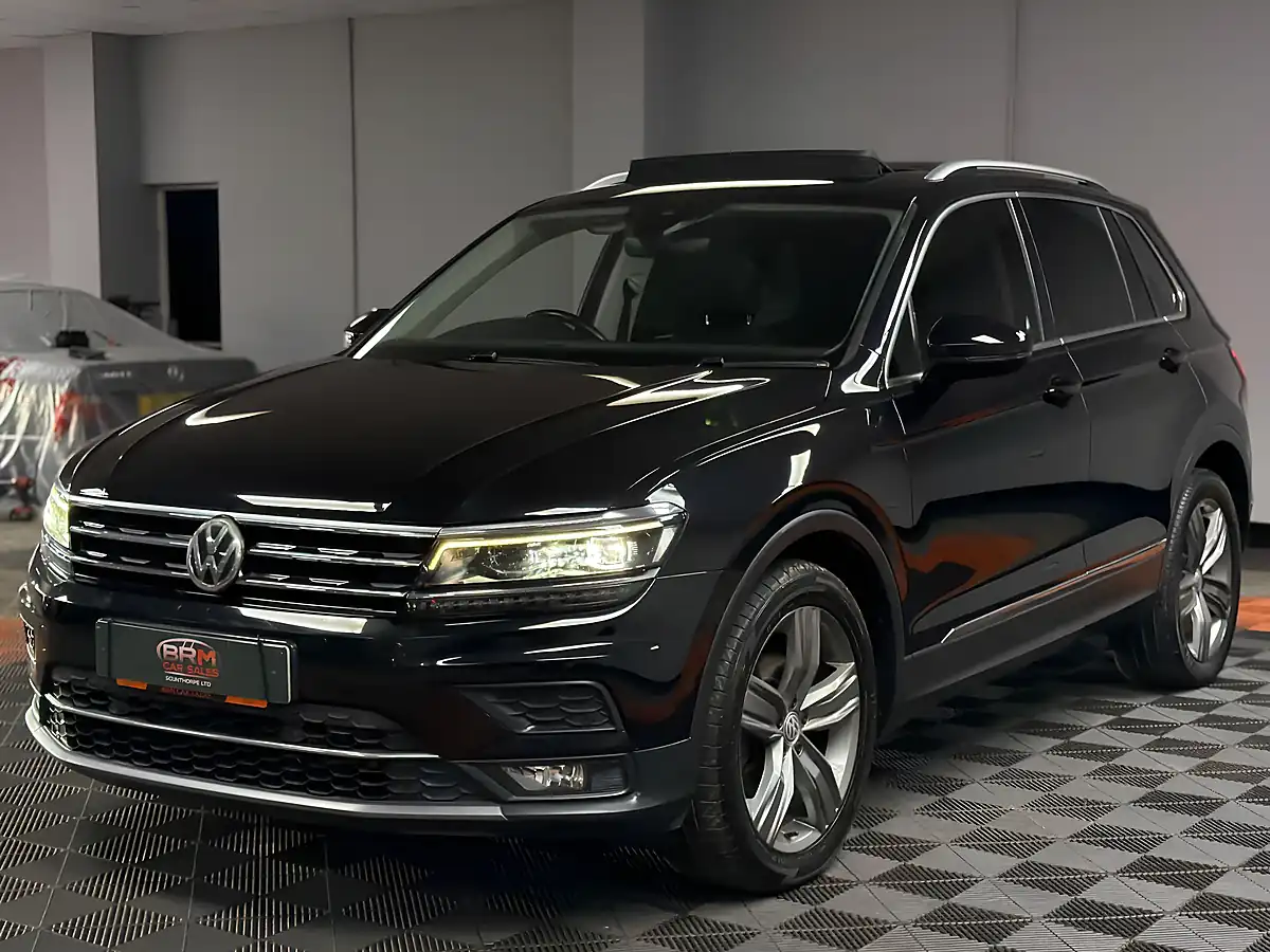 Used 2018 Volkswagen Tiguan Sel Black - Interior and Exterior details 3
