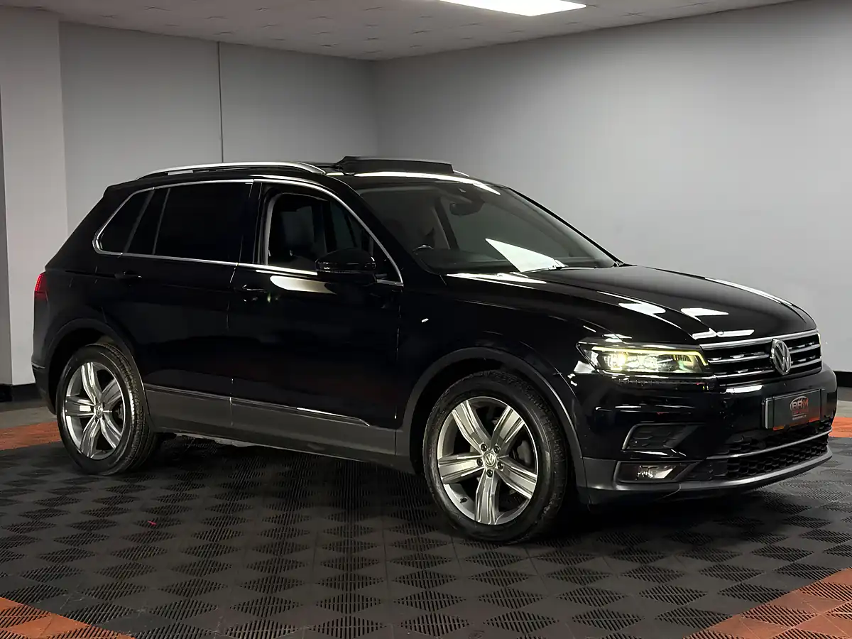 Used 2018 Volkswagen Tiguan Sel Black - Interior and Exterior details 5