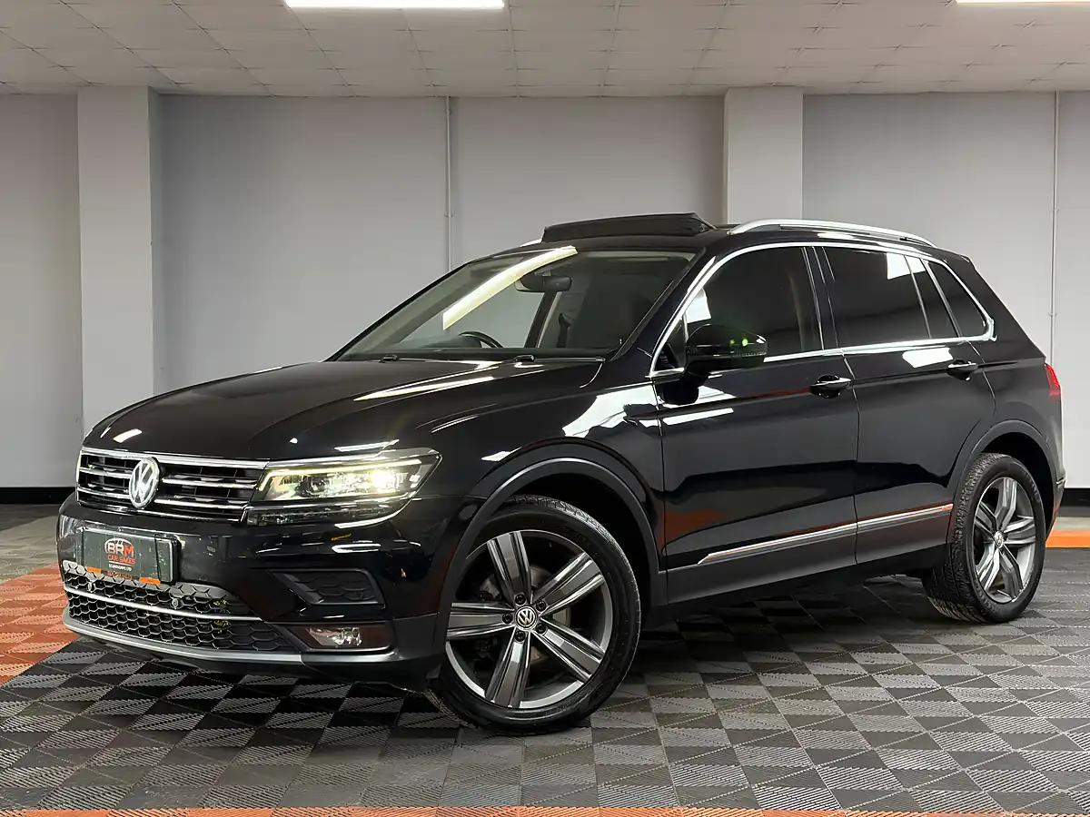 Used 2018 Volkswagen Tiguan Sel Black - Interior and Exterior details 6