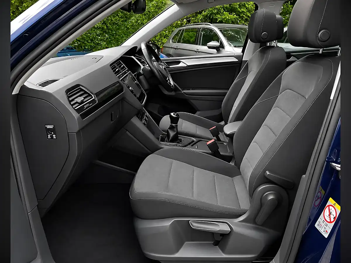 Used 2018 Volkswagen Tiguan Sel Blue - Interior and Exterior details 12