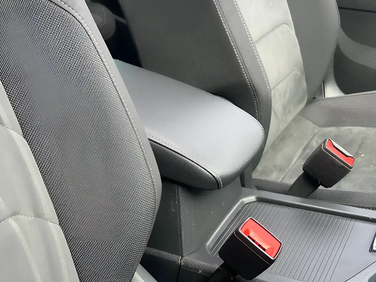 Used 2018 Volkswagen Tiguan Sel Blue - Interior and Exterior details 18