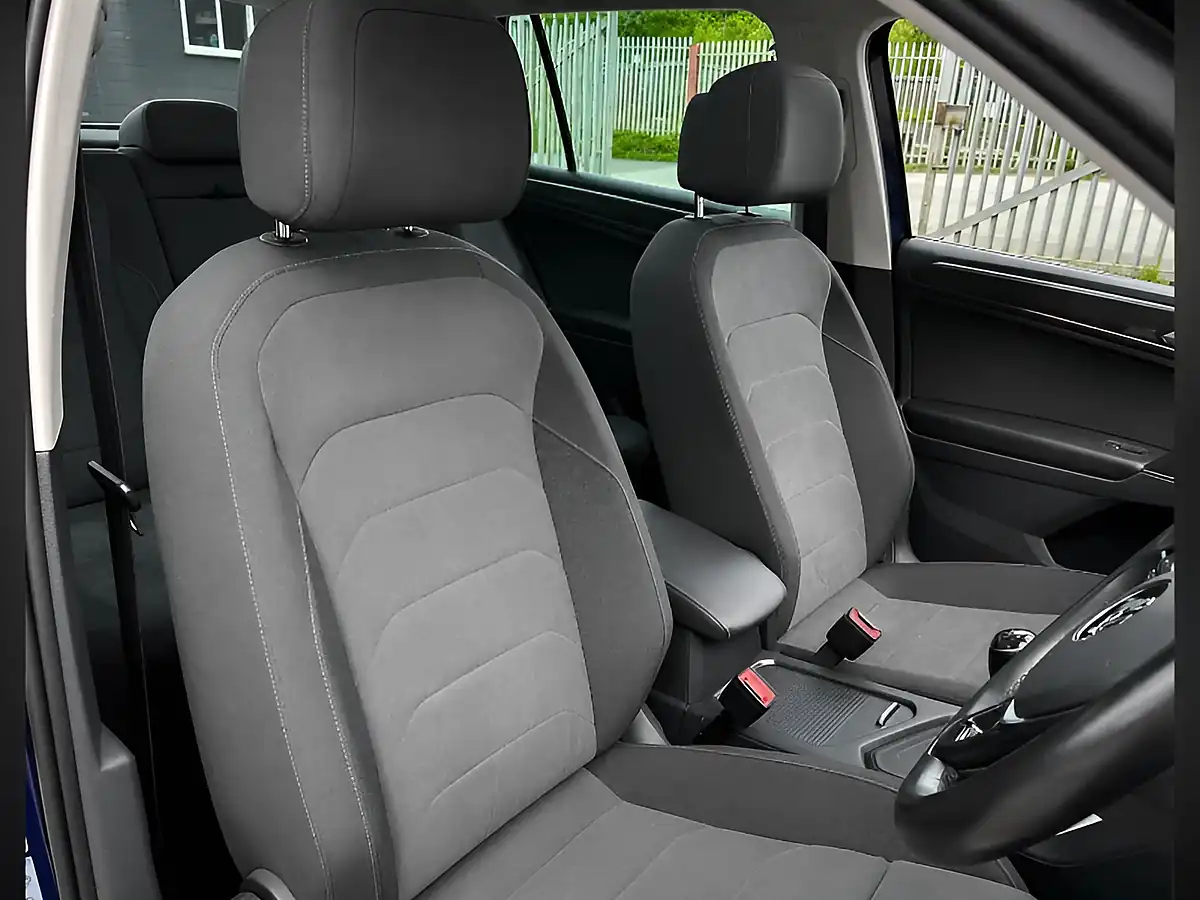 Used 2018 Volkswagen Tiguan Sel Blue - Interior and Exterior details 4