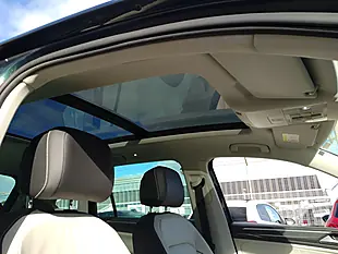 Used 2018 Volkswagen Tiguan Sel Green - Interior and Exterior details 11
