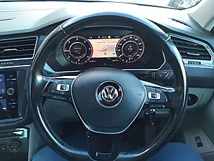 Used 2018 Volkswagen Tiguan Sel Green - Interior and Exterior details 16