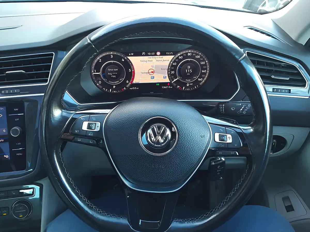 Used 2018 Volkswagen Tiguan Sel Green - Interior and Exterior details 16