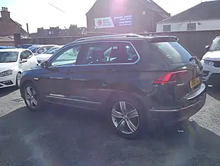Used 2018 Volkswagen Tiguan Sel Green - Interior and Exterior details 3