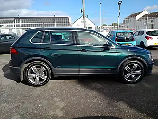 Used 2018 Volkswagen Tiguan Sel Green - Interior and Exterior details 9