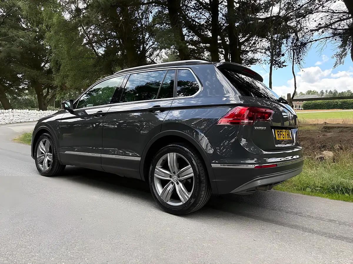 Used 2018 Volkswagen Tiguan Sel Grey - Interior and Exterior details 11