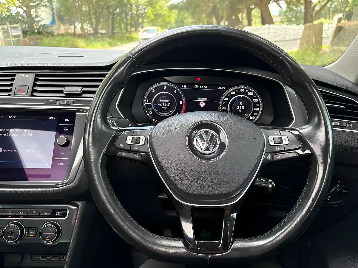 Used 2018 Volkswagen Tiguan Sel Grey - Interior and Exterior details 17