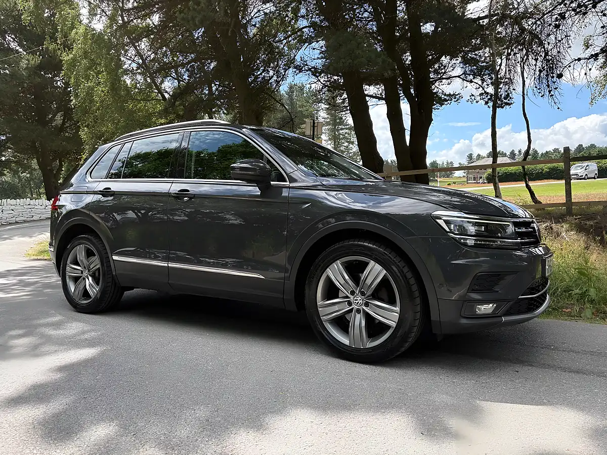 Used 2018 Volkswagen Tiguan Sel Grey - Interior and Exterior details 2