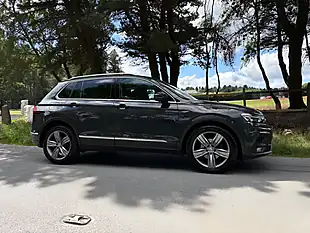 Used 2018 Volkswagen Tiguan Sel Grey - Interior and Exterior details 3