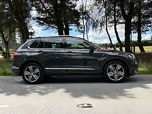 Used 2018 Volkswagen Tiguan Sel Grey - Interior and Exterior details 4