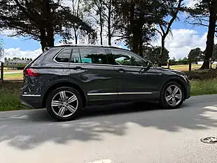 Used 2018 Volkswagen Tiguan Sel Grey - Interior and Exterior details 5