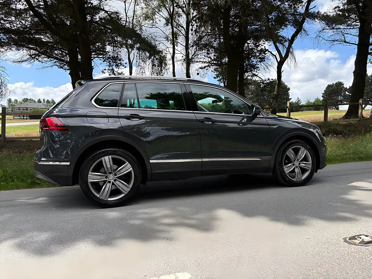 Used 2018 Volkswagen Tiguan Sel Grey - Interior and Exterior details 5