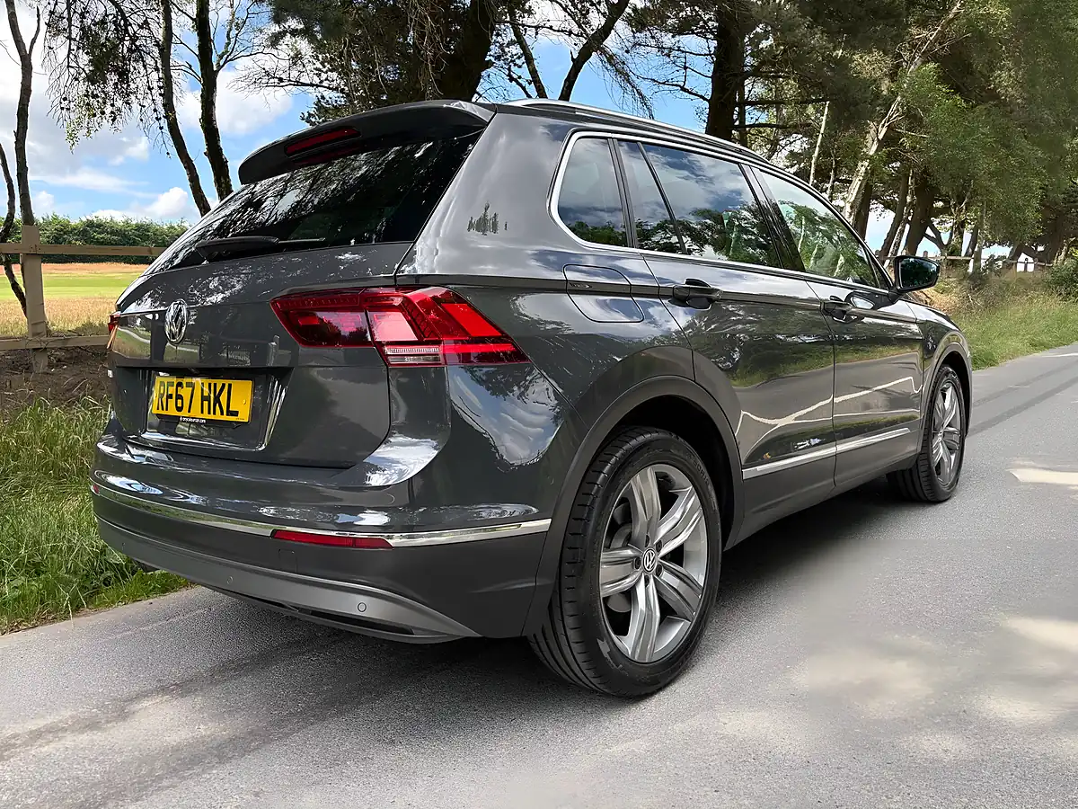 Used 2018 Volkswagen Tiguan Sel Grey - Interior and Exterior details 7