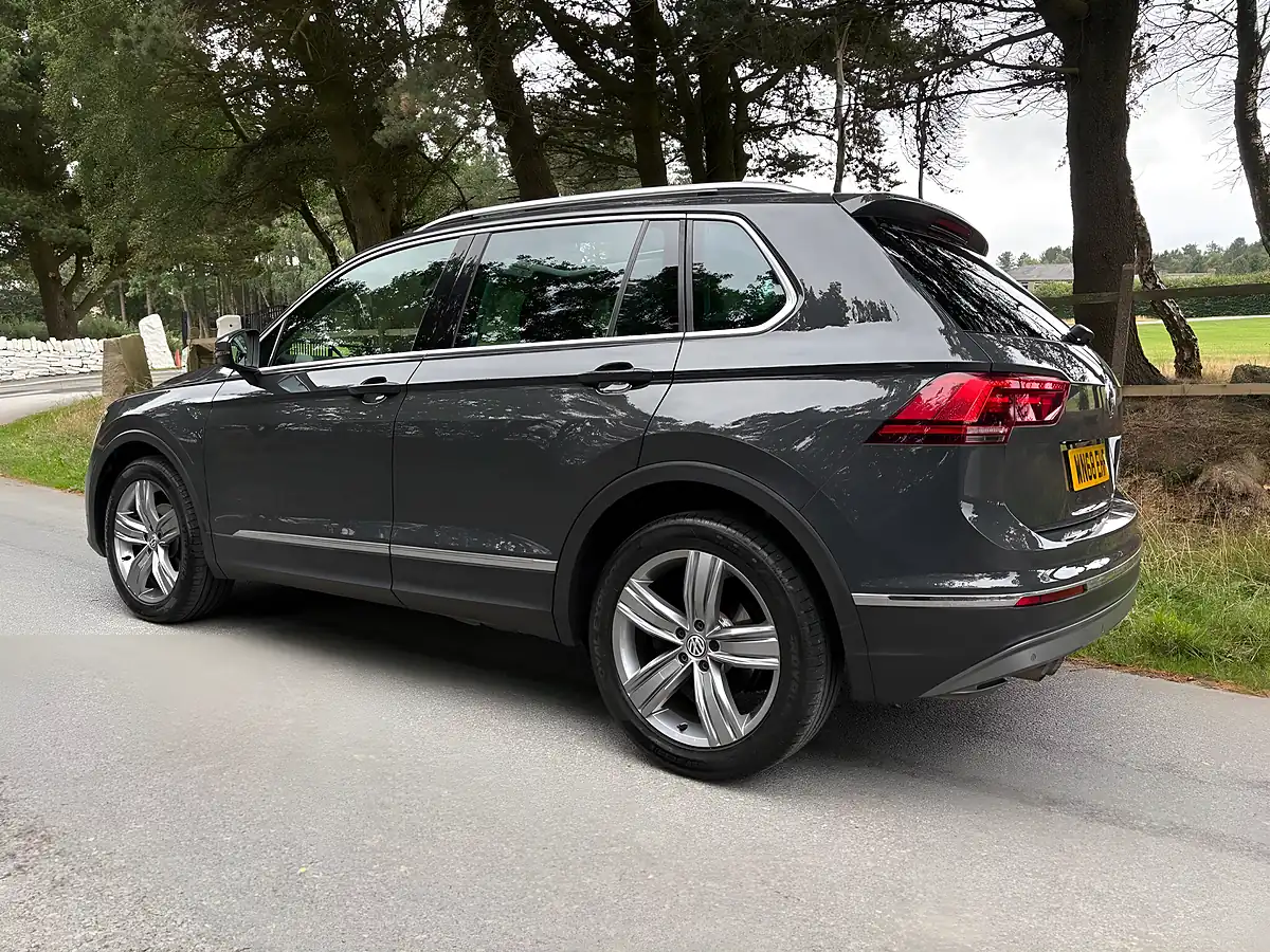 Used 2018 Volkswagen Tiguan Sel Grey - Interior and Exterior details 11