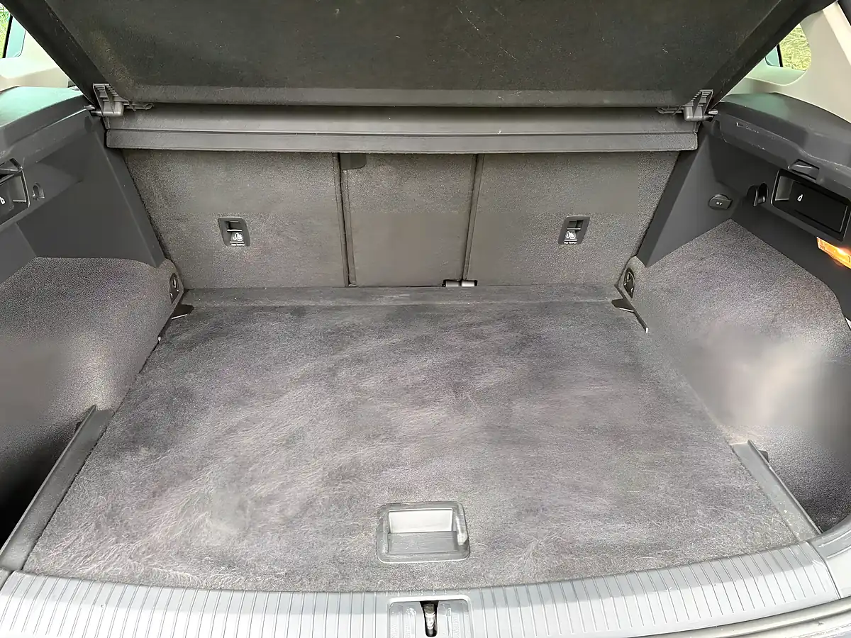 Used 2018 Volkswagen Tiguan Sel Grey - Interior and Exterior details 16