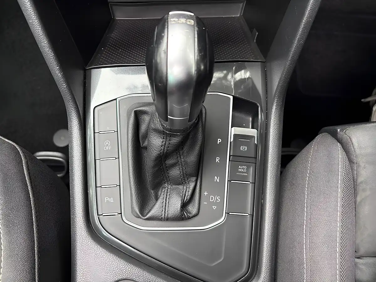 Used 2018 Volkswagen Tiguan Sel Grey - Interior and Exterior details 17