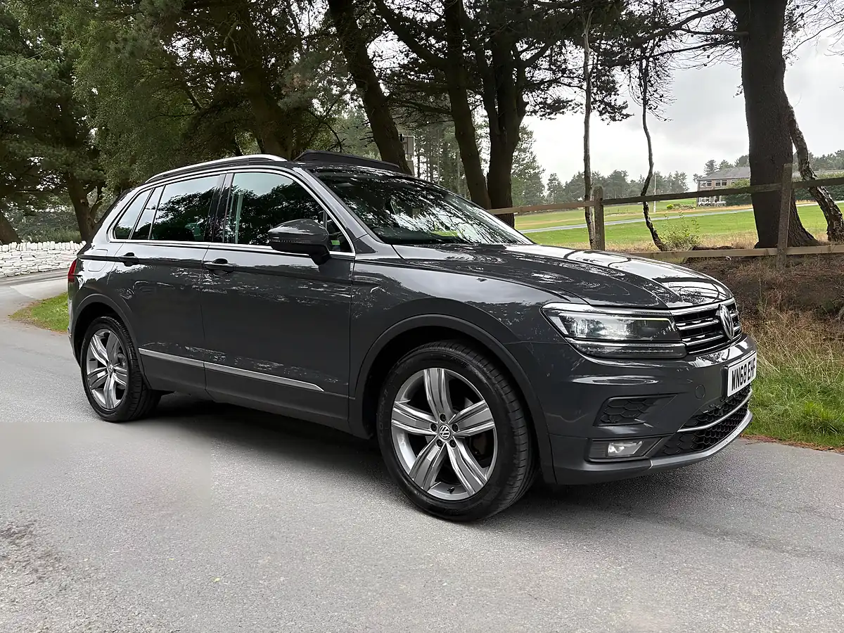 Used 2018 Volkswagen Tiguan Sel Grey - Interior and Exterior details 2