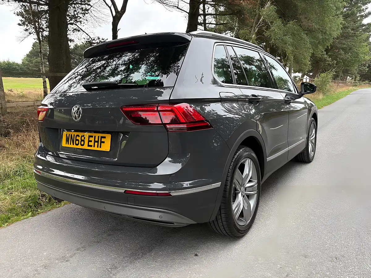 Used 2018 Volkswagen Tiguan Sel Grey - Interior and Exterior details 7
