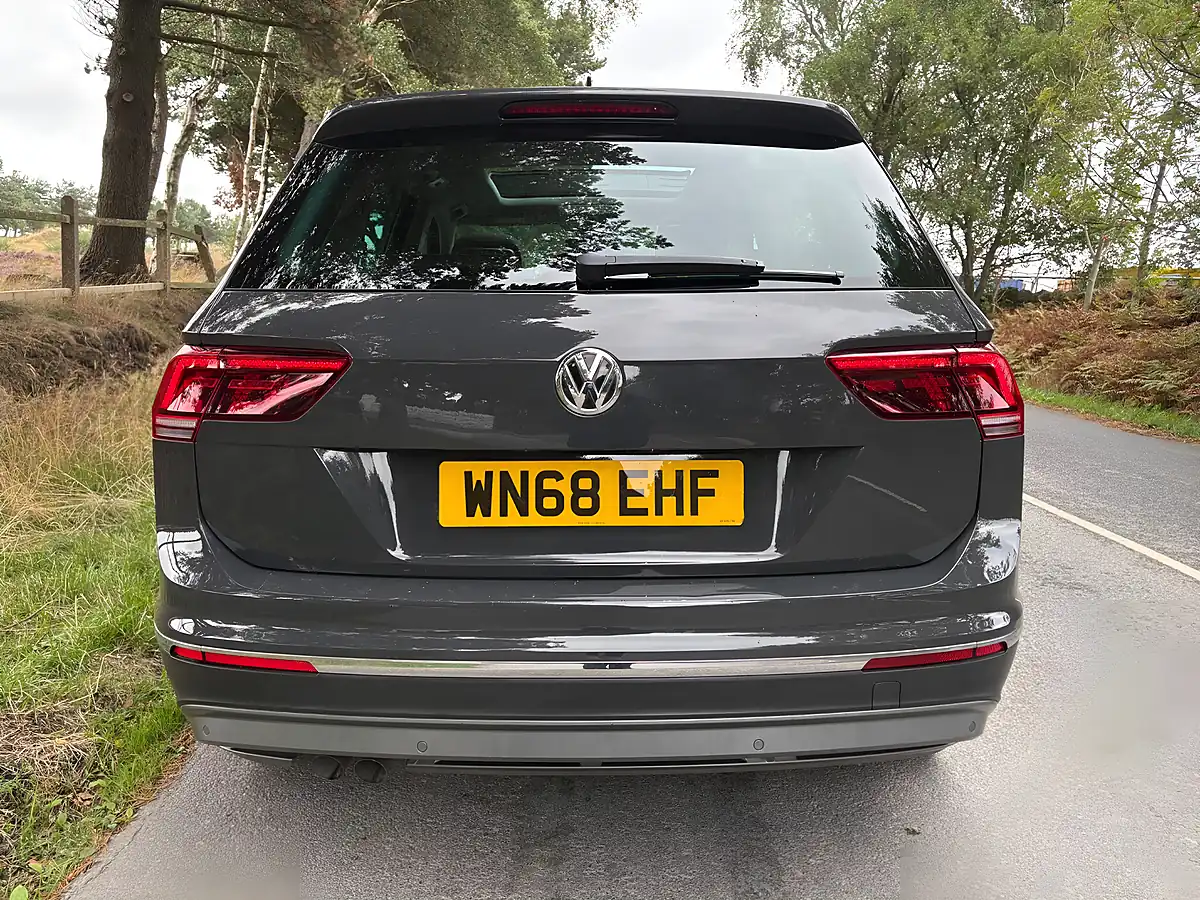 Used 2018 Volkswagen Tiguan Sel Grey - Interior and Exterior details 8