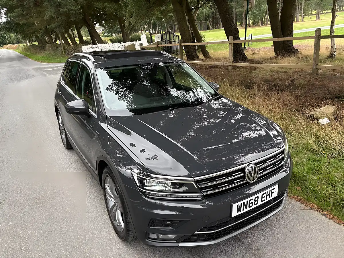 Used 2018 Volkswagen Tiguan Sel Grey - Interior and Exterior details 9