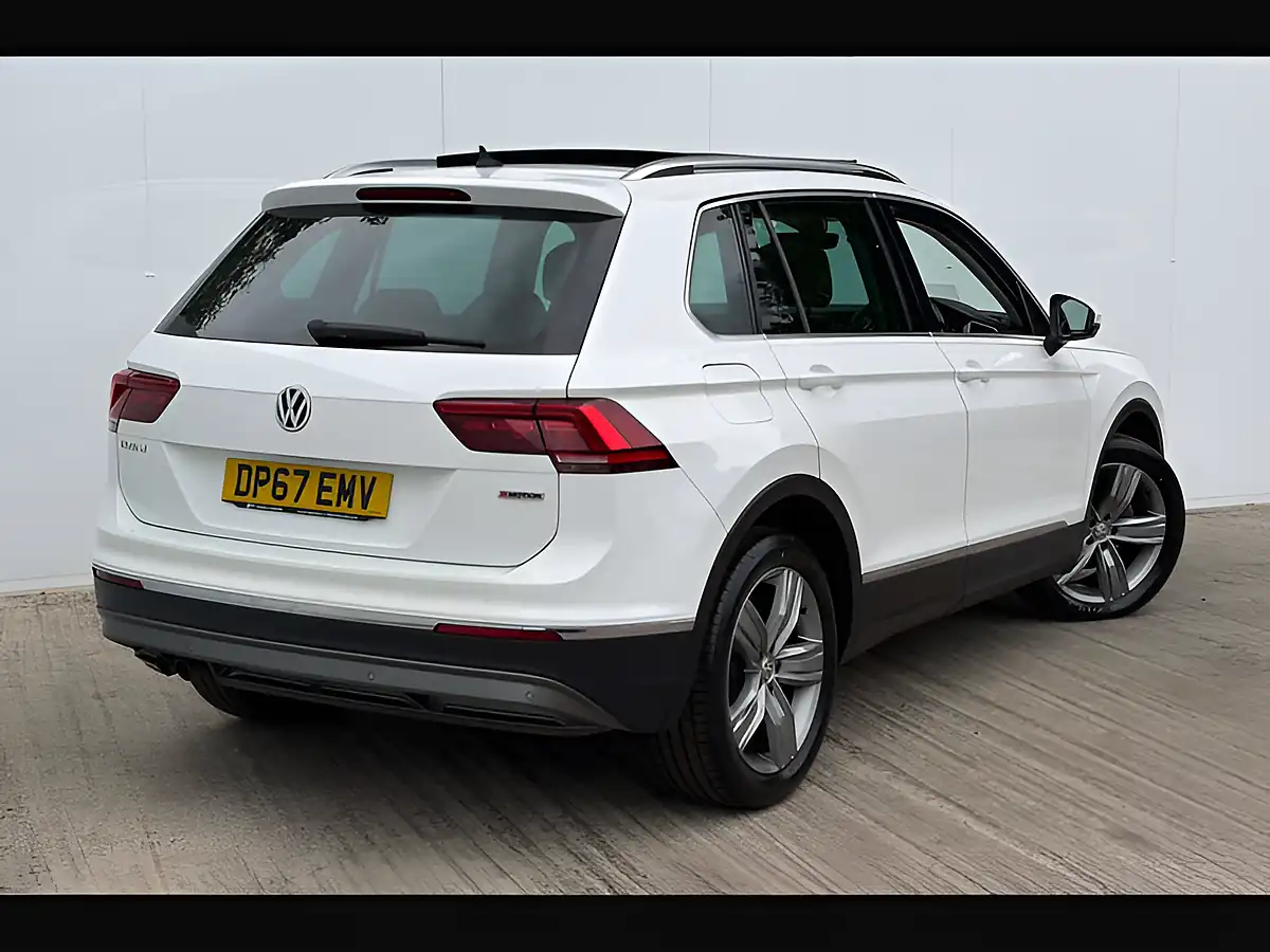 Used 2018 Volkswagen Tiguan Sel Pure White - Interior and Exterior details 12