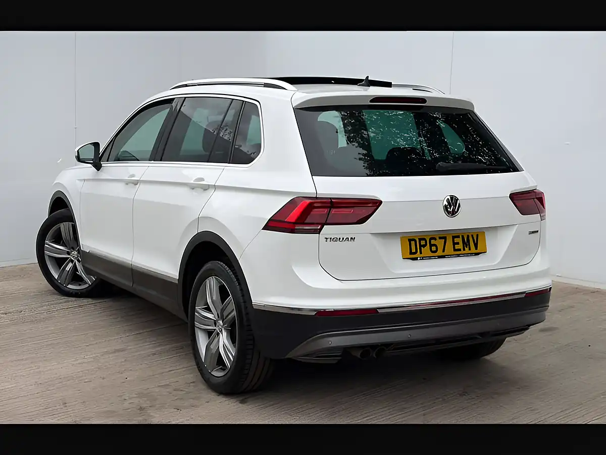Used 2018 Volkswagen Tiguan Sel Pure White - Interior and Exterior details 14