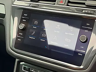 Used 2018 Volkswagen Tiguan Sel Pure White - Interior and Exterior details 16