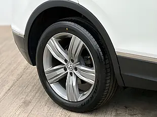 Used 2018 Volkswagen Tiguan Sel Pure White - Interior and Exterior details 7