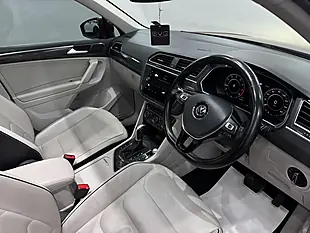 Used 2018 Volkswagen Tiguan Sel Red - Interior and Exterior details 10