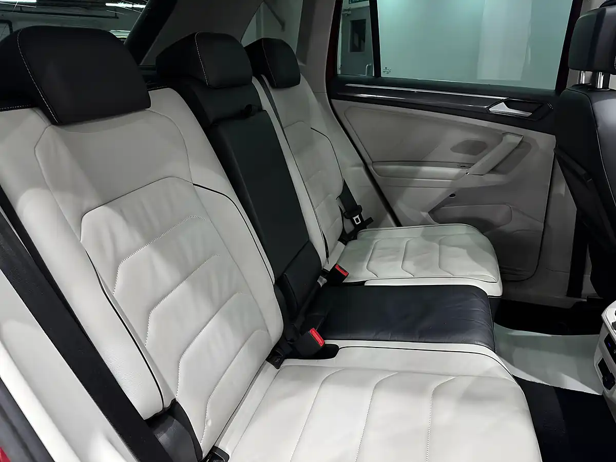 Used 2018 Volkswagen Tiguan Sel Red - Interior and Exterior details 14