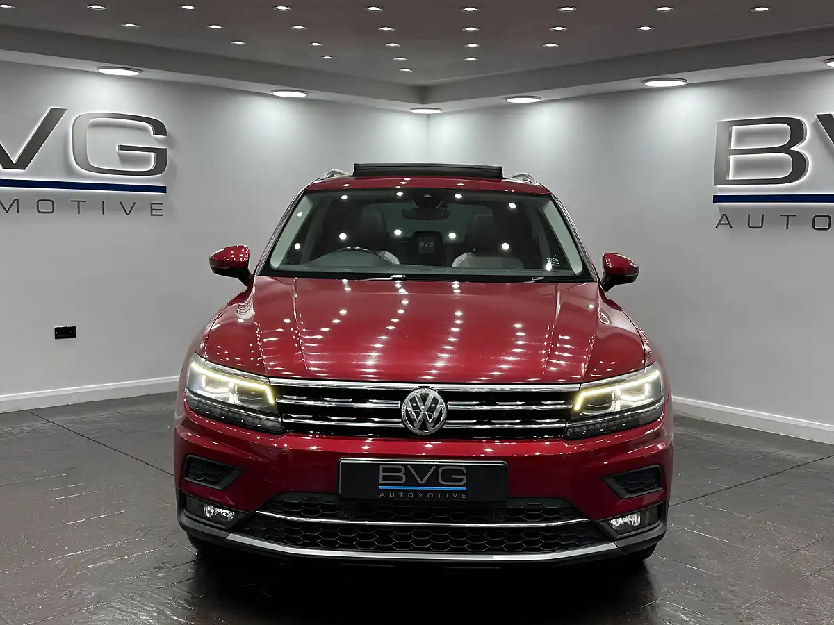 Used 2018 Volkswagen Tiguan Sel Red - Interior and Exterior details 4