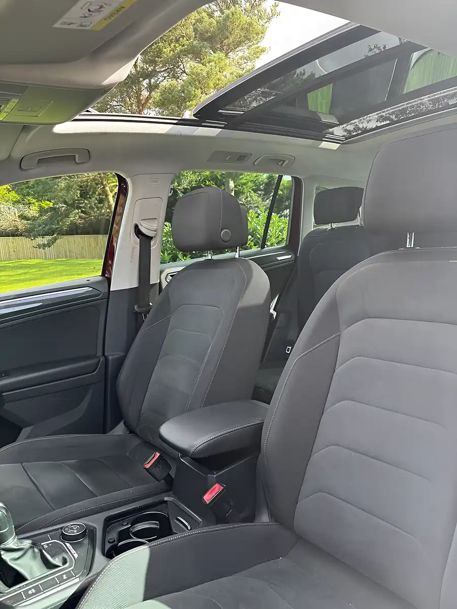 Used 2018 Volkswagen Tiguan Sel Red - Interior and Exterior details 13