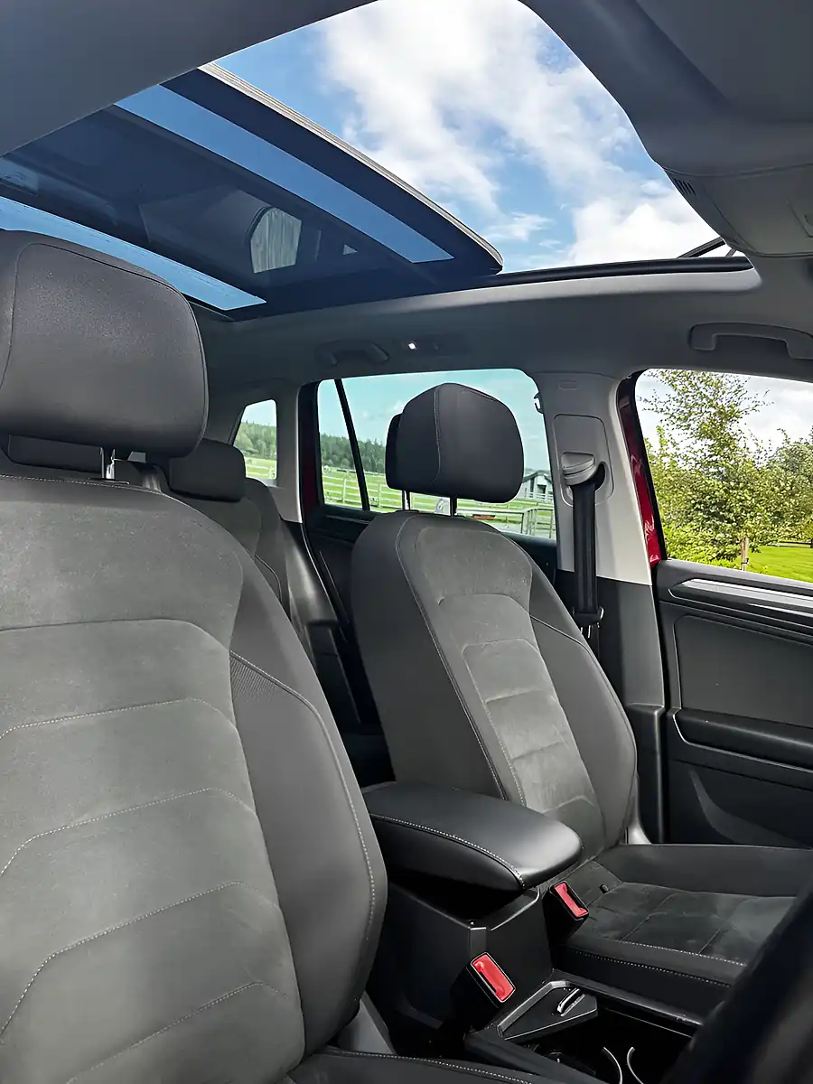 Used 2018 Volkswagen Tiguan Sel Red - Interior and Exterior details 14
