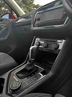Used 2018 Volkswagen Tiguan Sel Red - Interior and Exterior details 15