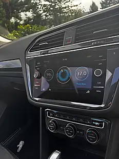 Used 2018 Volkswagen Tiguan Sel Red - Interior and Exterior details 16