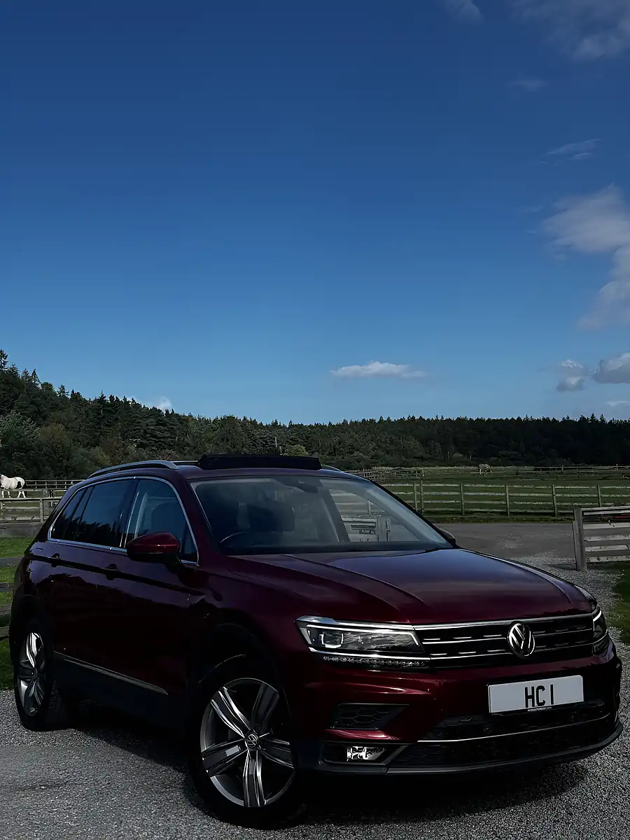 Used 2018 Volkswagen Tiguan Sel Red - Interior and Exterior details 3