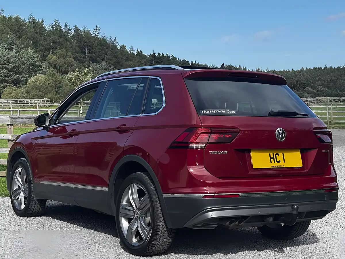Used 2018 Volkswagen Tiguan Sel Red - Interior and Exterior details 4