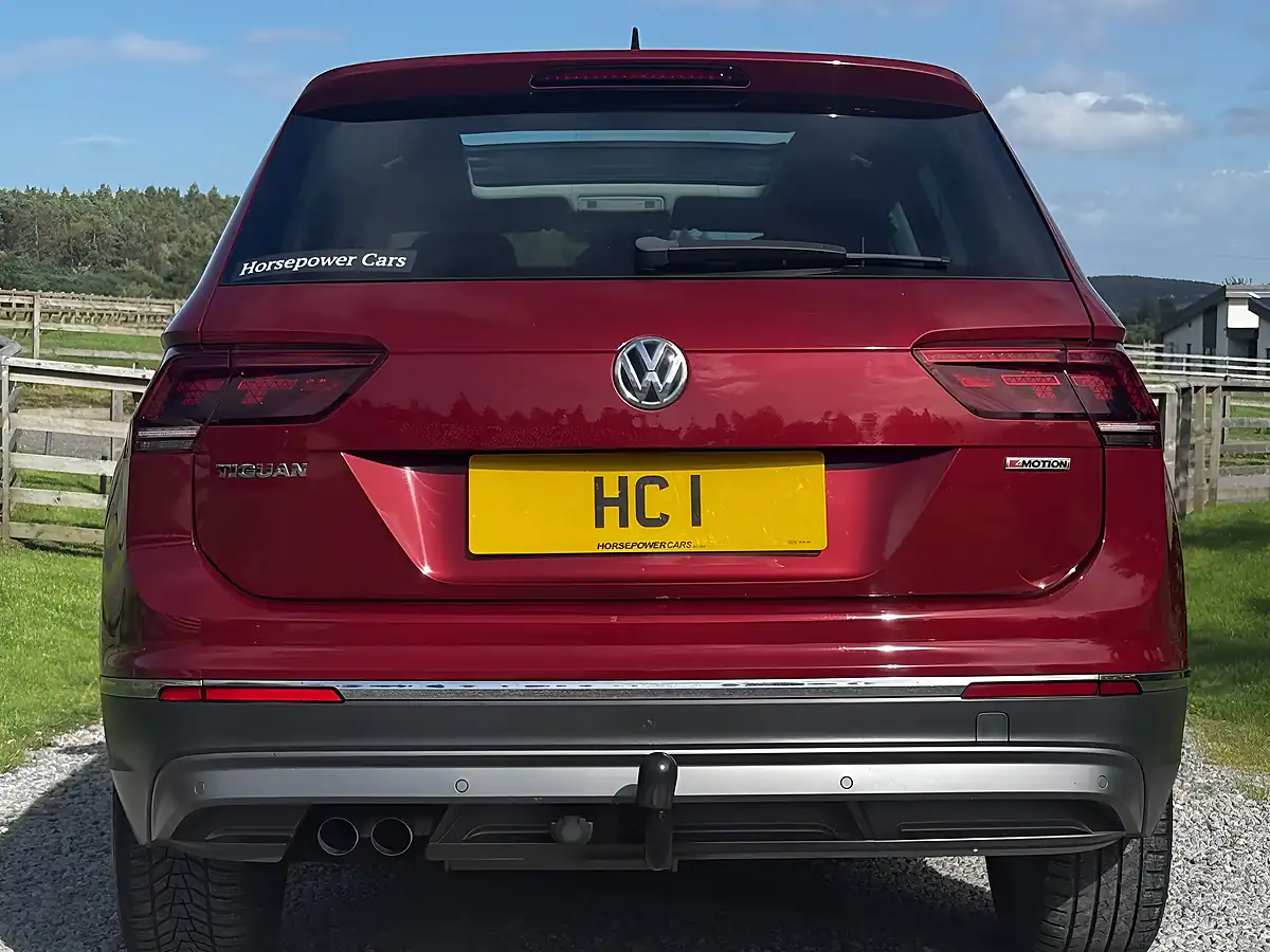 Used 2018 Volkswagen Tiguan Sel Red - Interior and Exterior details 9