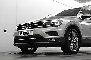 Used 2018 Volkswagen Tiguan Sel Silver - Interior and Exterior details 5