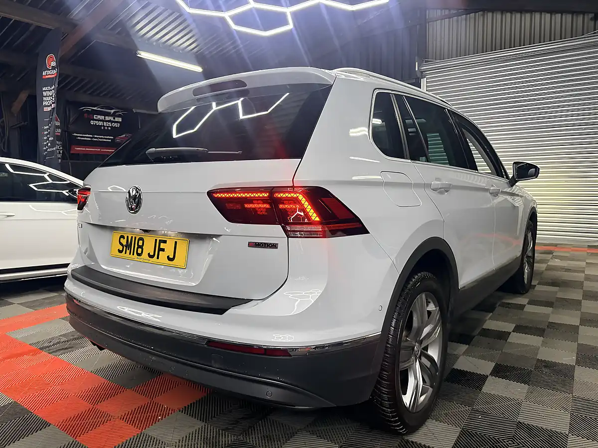 Used 2018 Volkswagen Tiguan Sel Silver - Interior and Exterior details 11