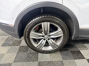 Used 2018 Volkswagen Tiguan Sel Silver - Interior and Exterior details 15