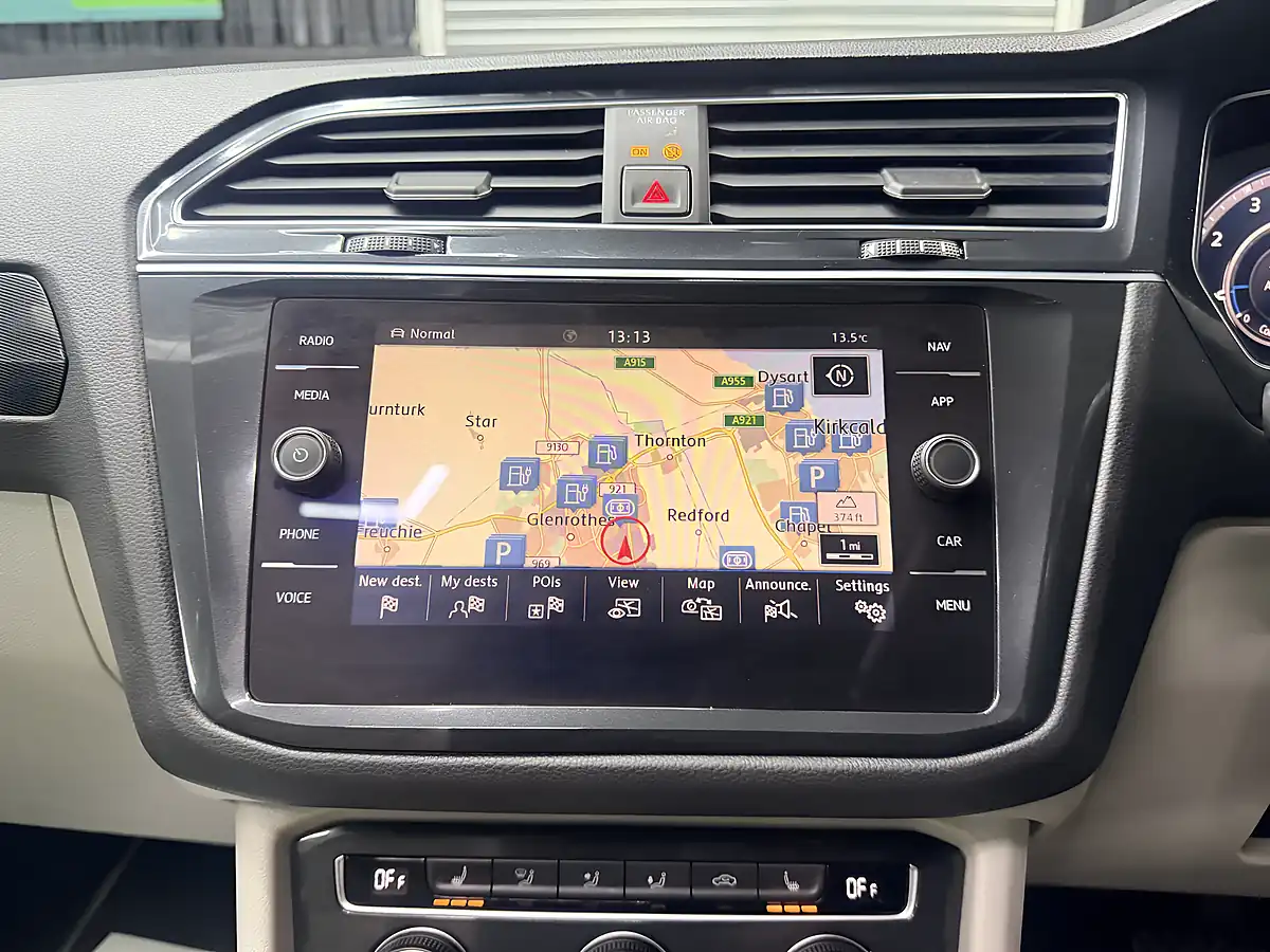 Used 2018 Volkswagen Tiguan Sel Silver - Interior and Exterior details 19
