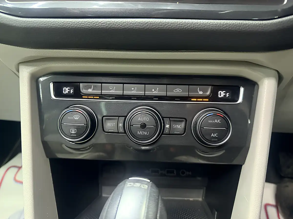 Used 2018 Volkswagen Tiguan Sel Silver - Interior and Exterior details 20