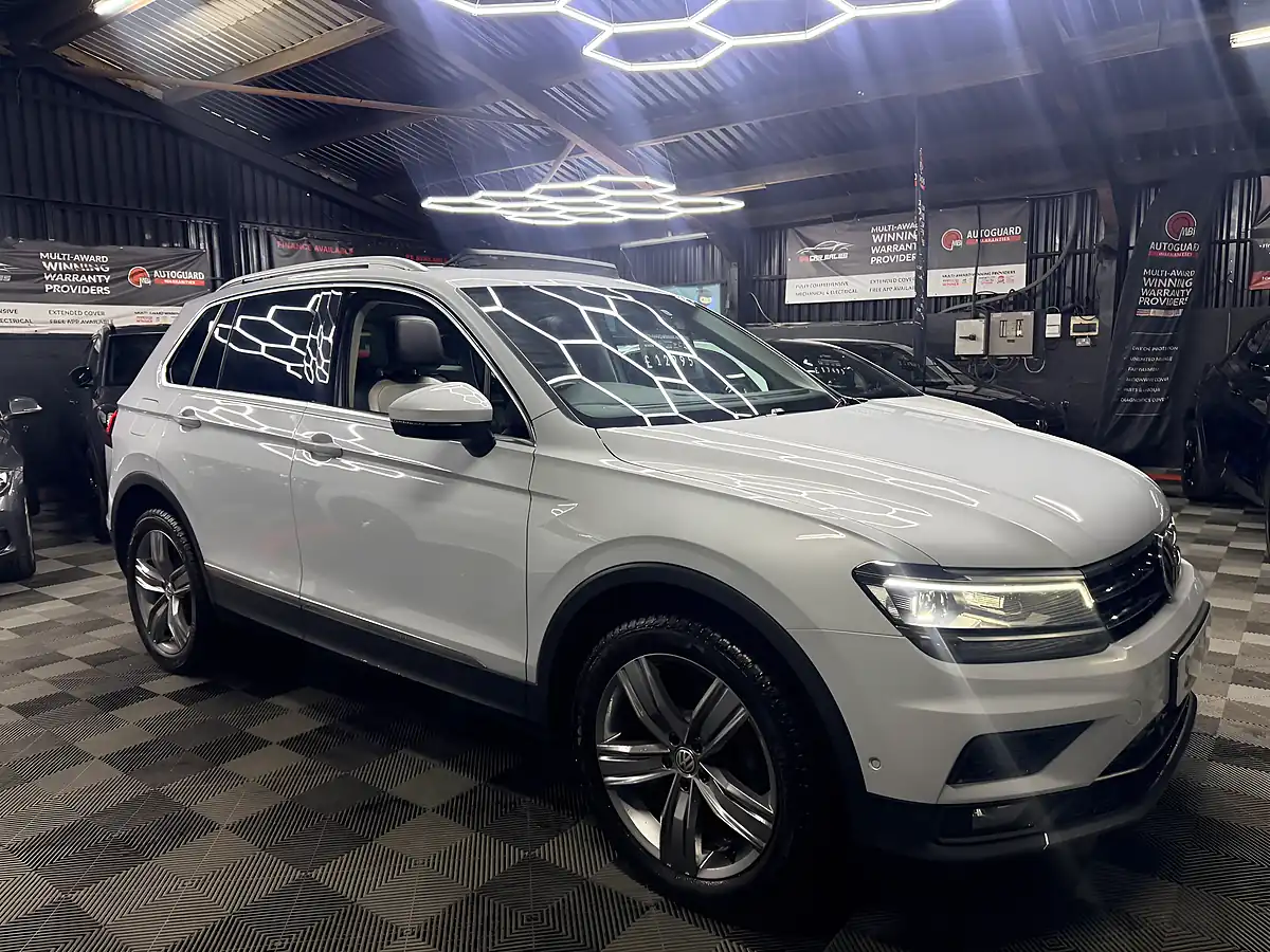 Used 2018 Volkswagen Tiguan Sel Silver - Interior and Exterior details 6