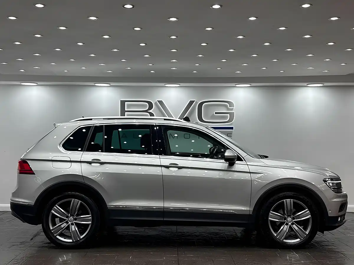 Used 2018 Volkswagen Tiguan Sel Silver - Interior and Exterior details 10