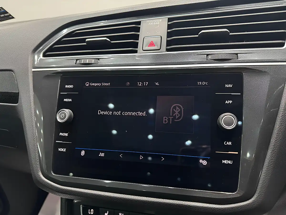 Used 2018 Volkswagen Tiguan Sel Silver - Interior and Exterior details 14